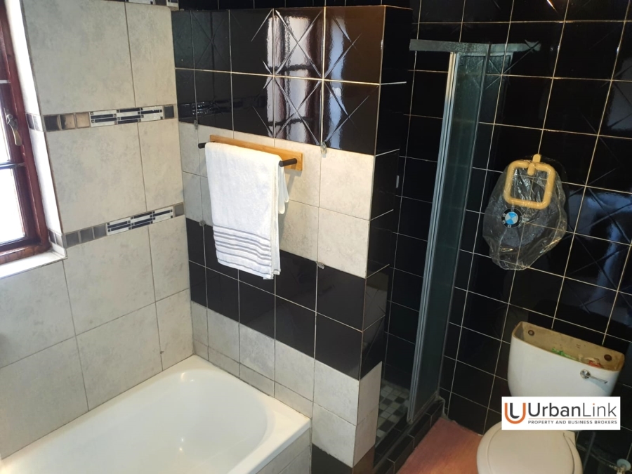 6 Bedroom Property for Sale in Safari Gardens North West